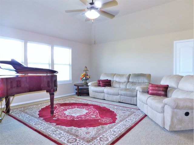 7712 Sweetgate Lane, Denton, TX 76208