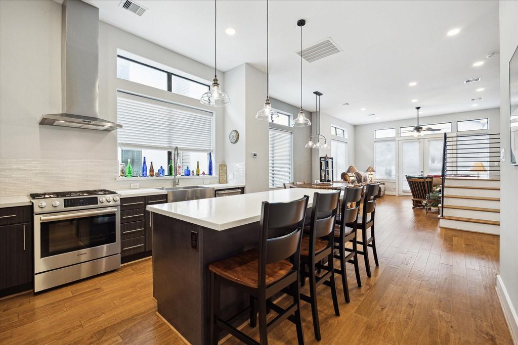 4618 La Branch Street, Houston, TX 77004