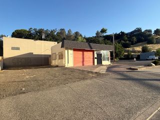 512 N Market Street, Redding, CA 96003
