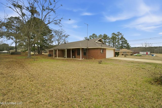 1120 SE 4th Street, Magee, MS 39111