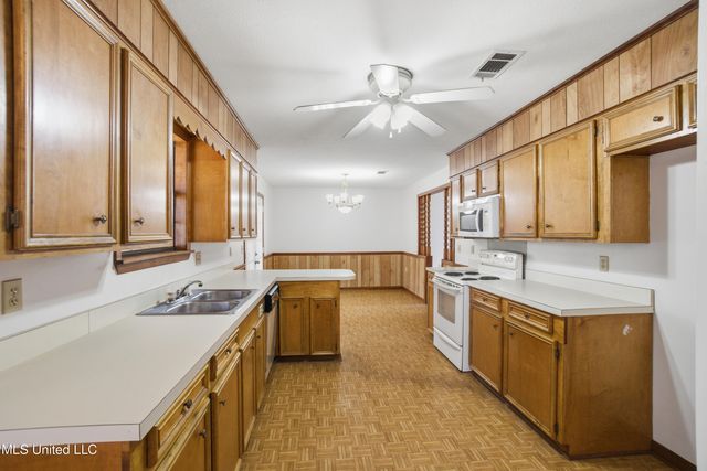 1120 SE 4th Street, Magee, MS 39111