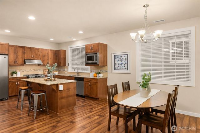 365 NE Denny Way, Issaquah, WA 98029