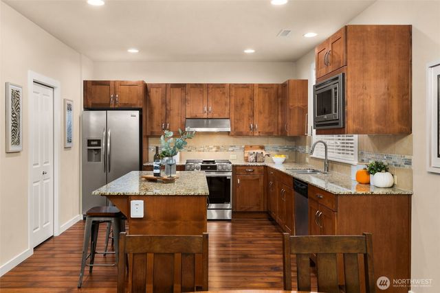 365 NE Denny Way, Issaquah, WA 98029