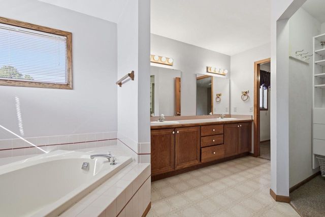 3966 Sunnyvale Drive, Deforest, WI 53532