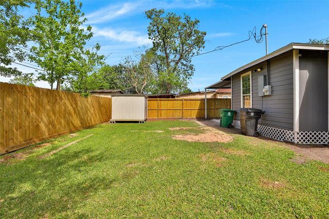 601 E 38th Street, Houston, TX 77022