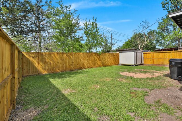 601 E 38th Street, Houston, TX 77022
