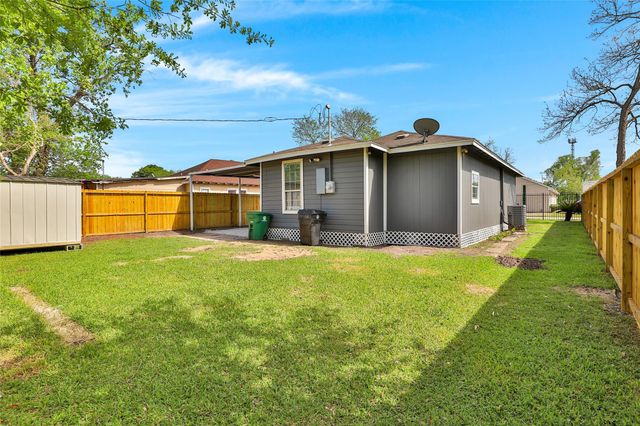 601 E 38th Street, Houston, TX 77022