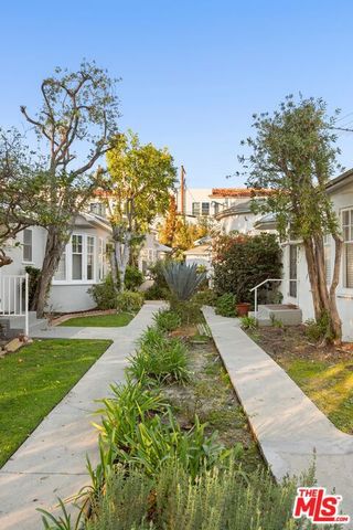 10651 Whipple Street, North Hollywood, CA 91602