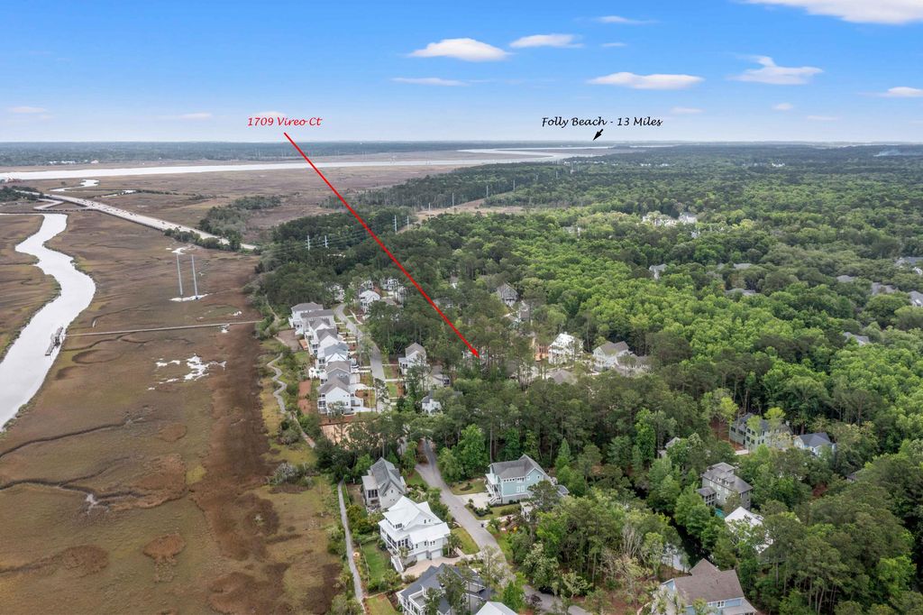 Image 10 of property listing at 1709 Vireo Court, Johns Island, SC 29455