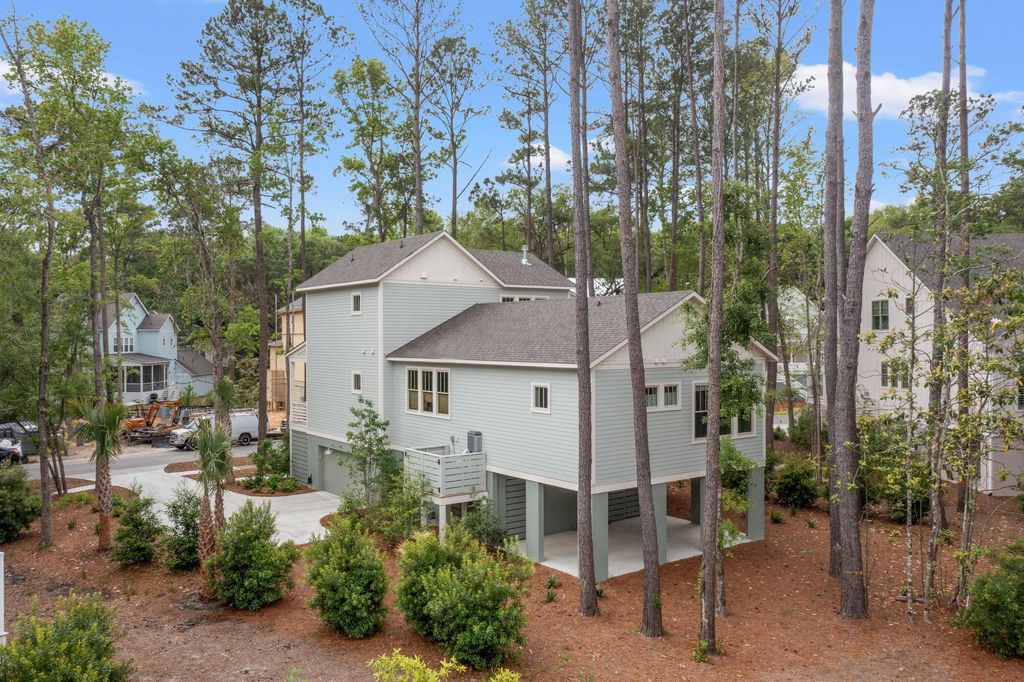 Image 32 of property listing at 1709 Vireo Court, Johns Island, SC 29455