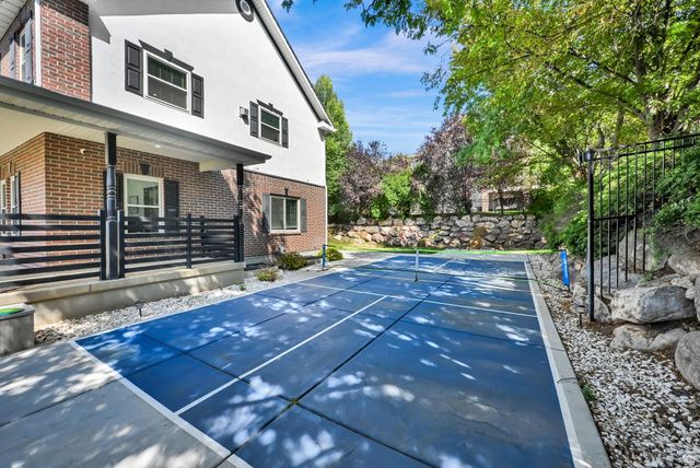 4433 S DEVONSHIRE DR, Bountiful, UT 84010