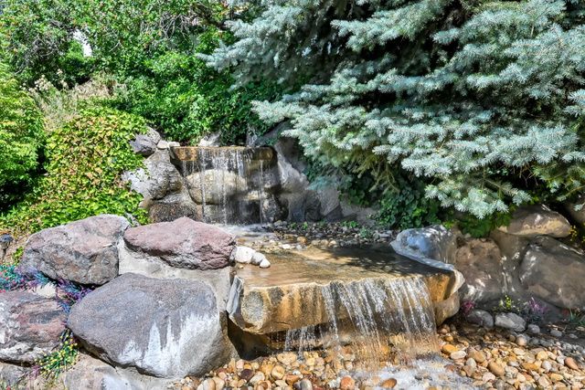 4433 S DEVONSHIRE DR, Bountiful, UT 84010