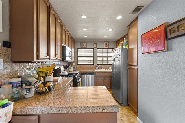 343 Diane Ct, Manteca, CA 95336