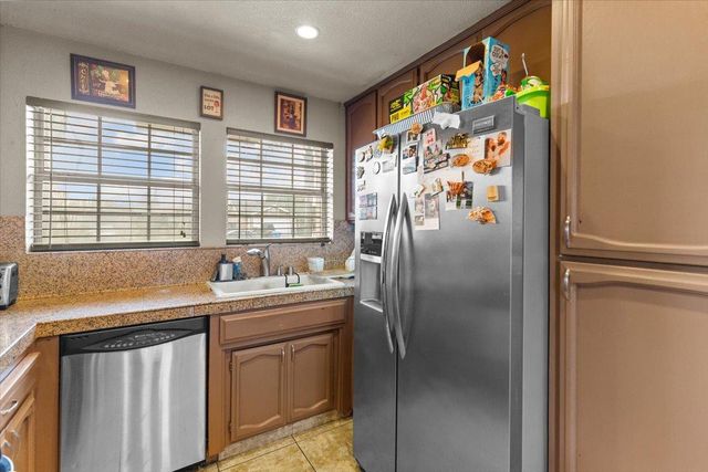 343 Diane Ct, Manteca, CA 95336