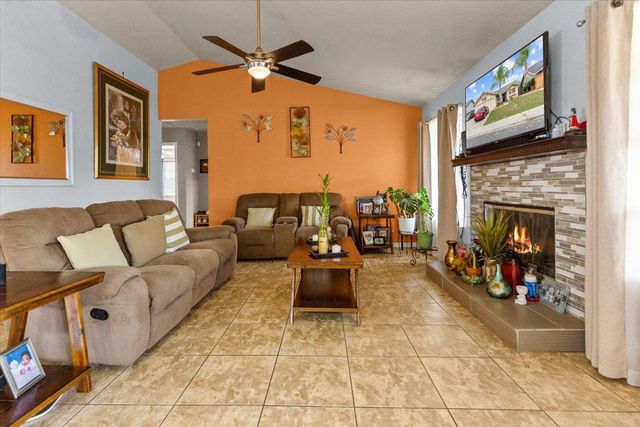 343 Diane Ct, Manteca, CA 95336