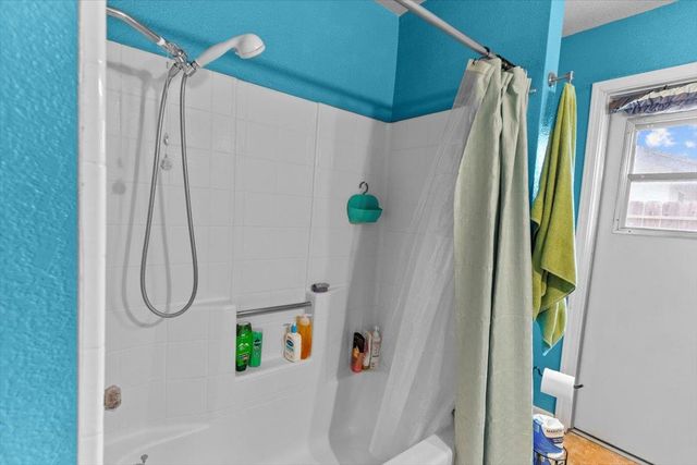 343 Diane Ct, Manteca, CA 95336