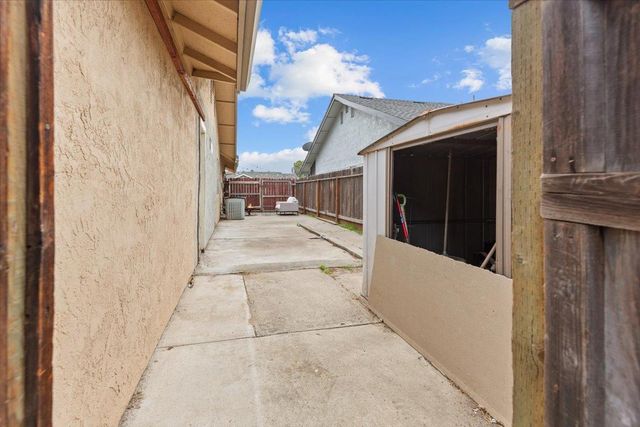 343 Diane Ct, Manteca, CA 95336