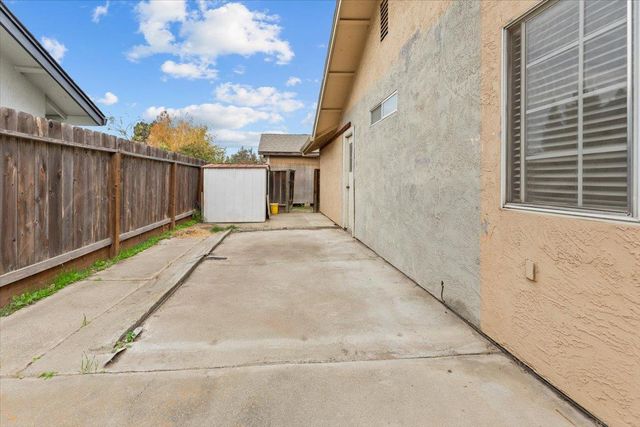 343 Diane Ct, Manteca, CA 95336