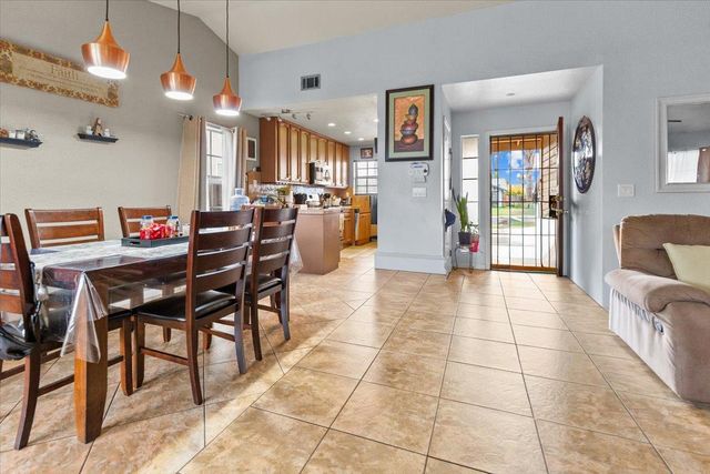 343 Diane Ct, Manteca, CA 95336