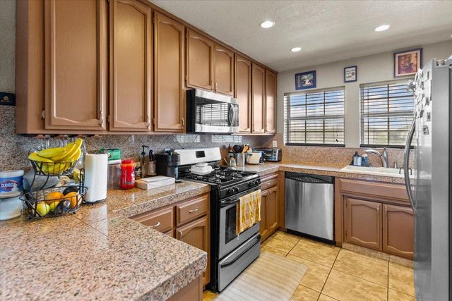 343 Diane Ct, Manteca, CA 95336