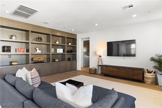 10125 Sequoia Glen Avenue, Las Vegas, NV 89166