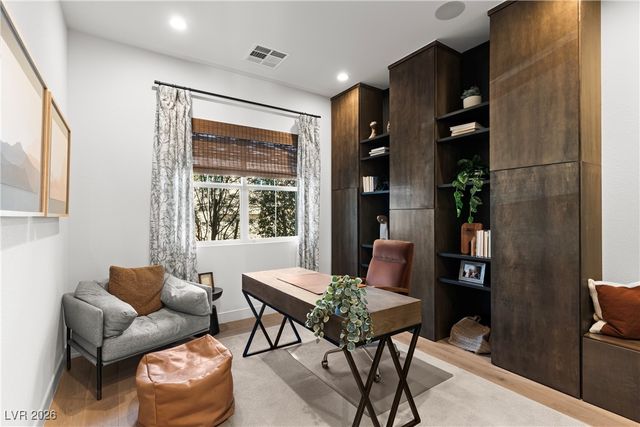 10125 Sequoia Glen Avenue, Las Vegas, NV 89166