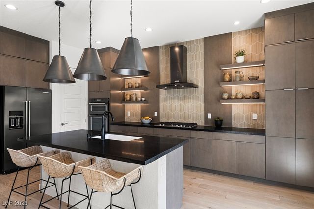 10125 Sequoia Glen Avenue, Las Vegas, NV 89166