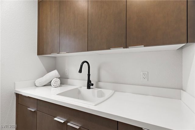 10125 Sequoia Glen Avenue, Las Vegas, NV 89166