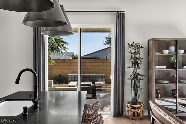 10125 Sequoia Glen Avenue, Las Vegas, NV 89166