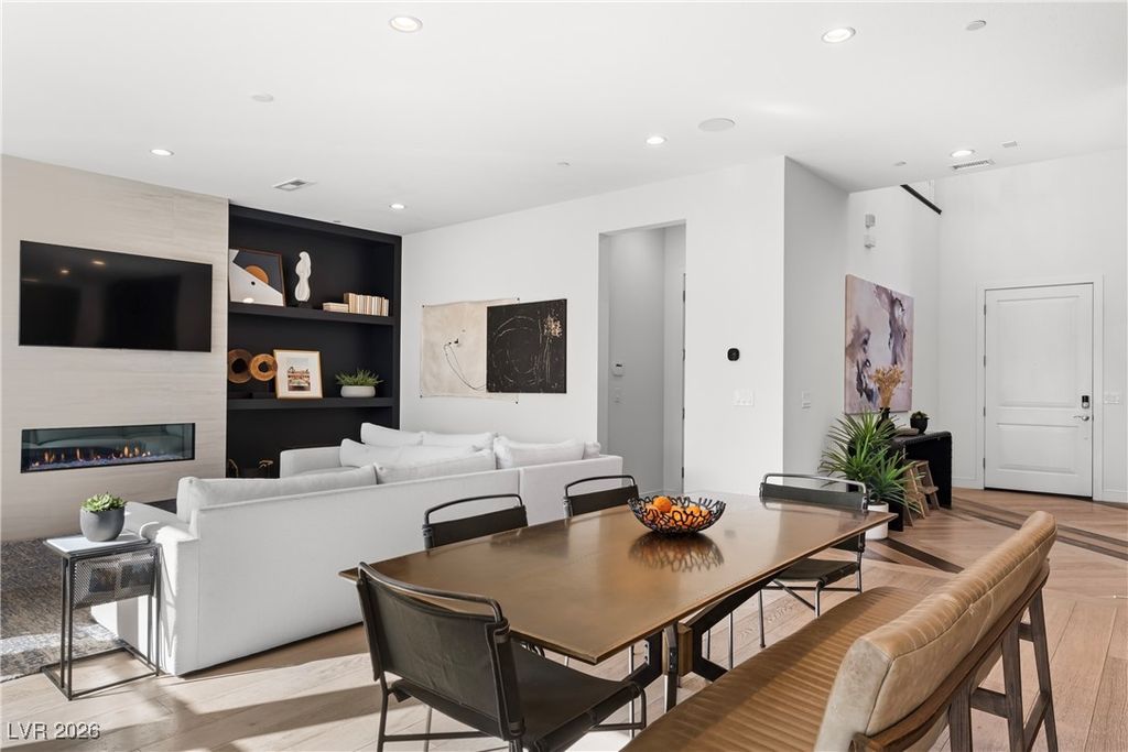 10125 Sequoia Glen Avenue, Las Vegas, NV 89166