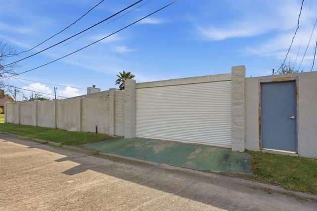 2100 Winnie Street, Lake Charles, LA 70601