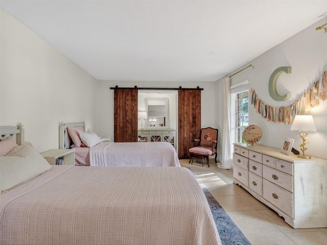 732 River Plantation Drive, Conroe, TX 77302