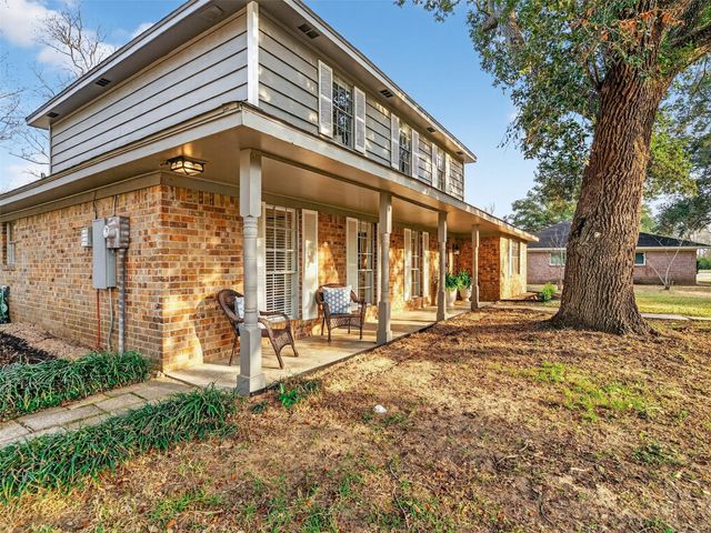 732 River Plantation Drive, Conroe, TX 77302