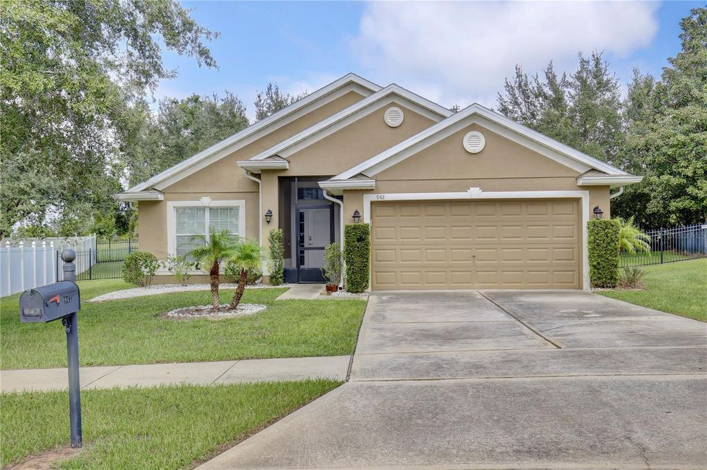 942 WILLOW OAK LOOP, Minneola, FL 34715