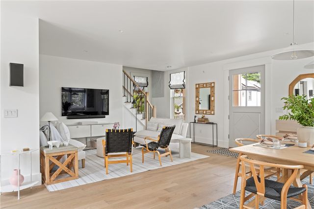 81 Roseneath Avenue, Newport, RI 02840