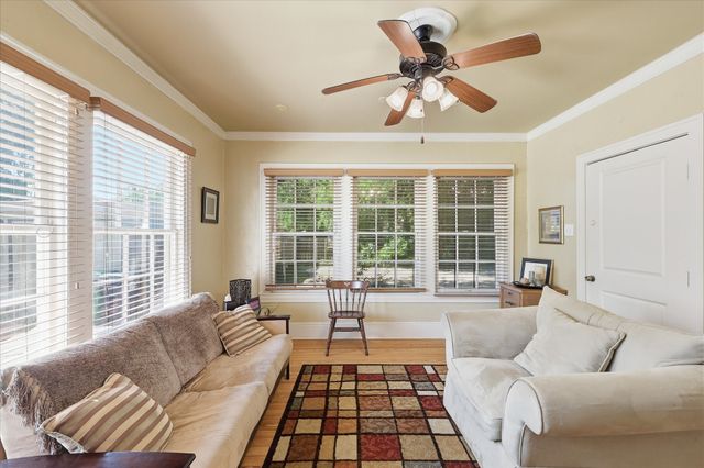 1306 N Locust Street N, Denton, TX 76201