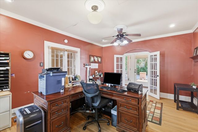 1306 N Locust Street N, Denton, TX 76201