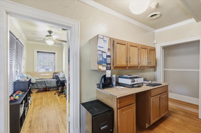 1306 N Locust Street N, Denton, TX 76201
