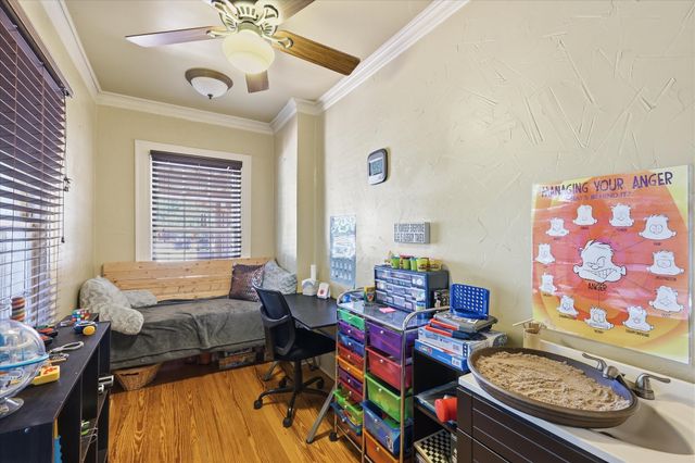 1306 N Locust Street N, Denton, TX 76201