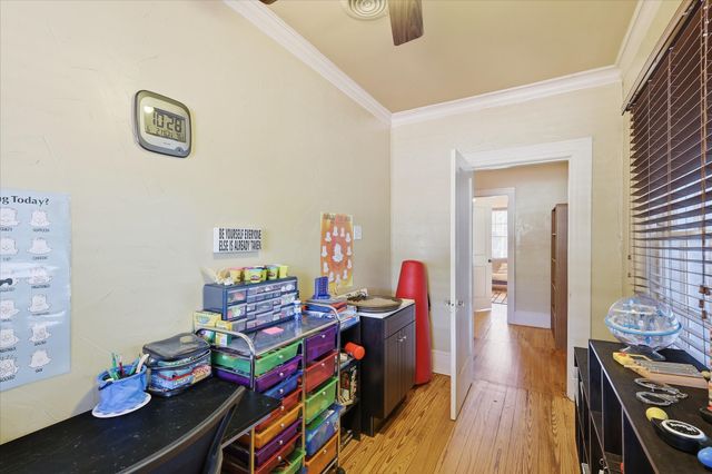 1306 N Locust Street N, Denton, TX 76201
