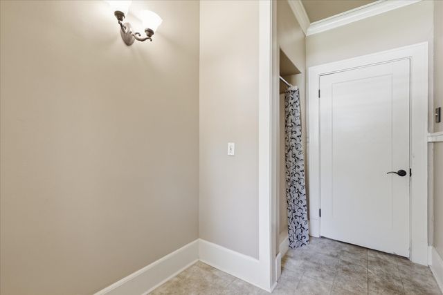 1306 N Locust Street N, Denton, TX 76201