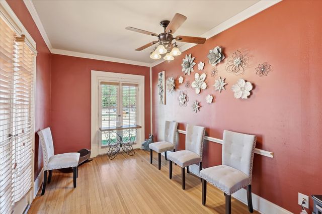 1306 N Locust Street N, Denton, TX 76201