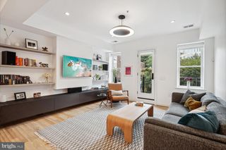 2242 ONTARIO RD NW #3, Washington, DC 20009