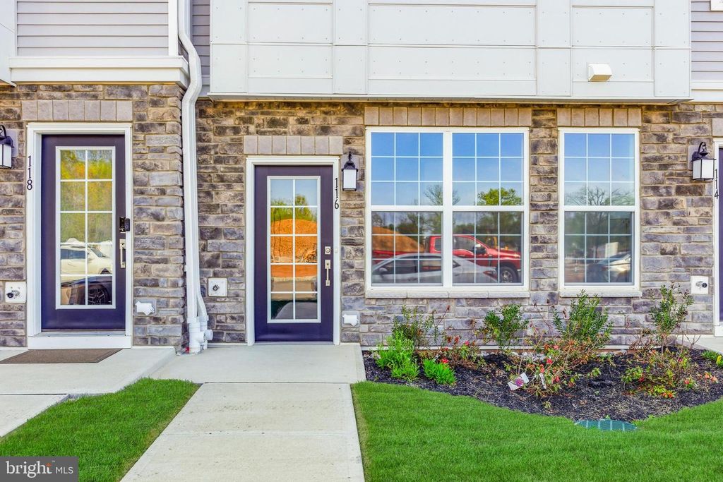 116 LEONA STEWART, Pennington, NJ 08534
