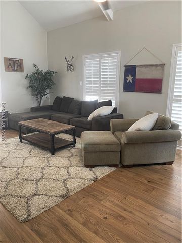 300 Cooner Street, College Station, TX 77840