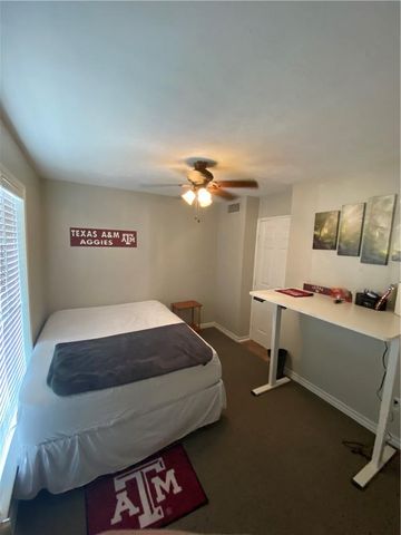 300 Cooner Street, College Station, TX 77840