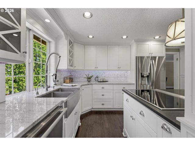 13265 Sw HANSON Ln, Beaverton, OR 97008