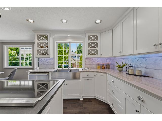 13265 Sw HANSON Ln, Beaverton, OR 97008