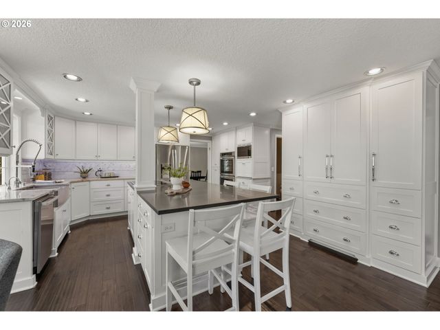 13265 Sw HANSON Ln, Beaverton, OR 97008