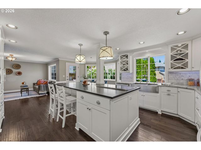 13265 Sw HANSON Ln, Beaverton, OR 97008